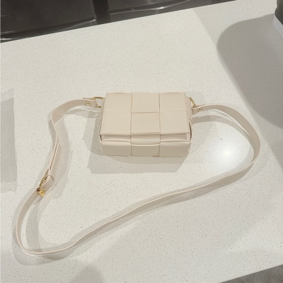 TALULAH Cream Shoulder Bag with Gold Accents - Picture 1 of 5